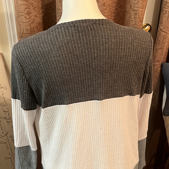 Bulldawgs Cardigan’s! - Picture 5 of 7